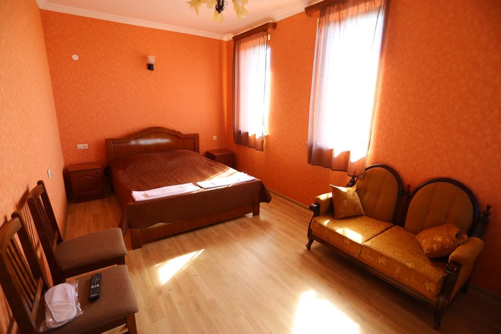 Hotel Sweet Home Telavi Quarto foto